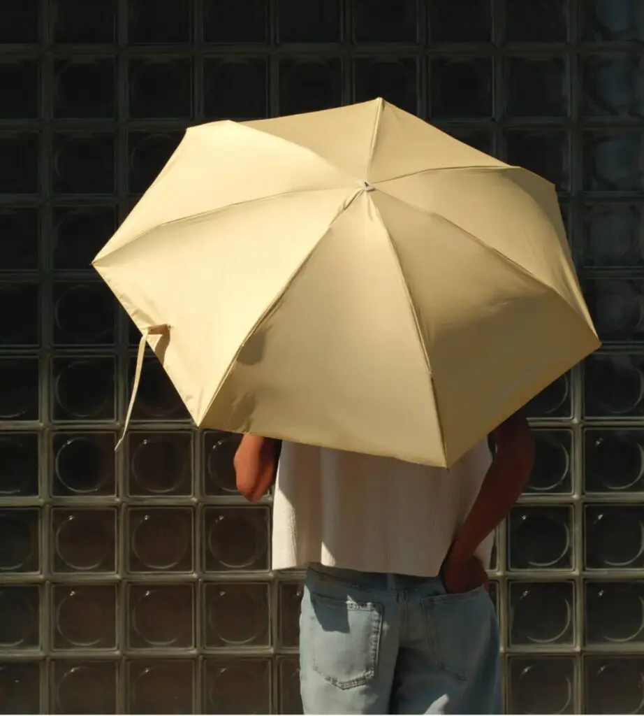 Umbrela LUMEN -  UV protection compact umbrella - Sun & Rain - Linen Yellow3.webp